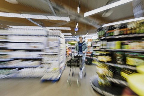 Shopping at the supermarket in Radevormwald, 08.06.2022. Radevormwald, Germany, Europe