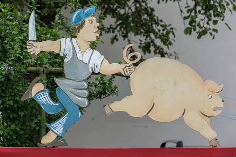 Advertising figure of a butcher's shop, Sonthofen, Allgaeu, Bavaria, Germany, Europe