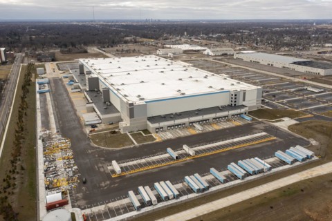 Detroit, Michigan USA, 7 January 2023, A newly-built $400 million Amazon fulfillment center, the largest in Michigan, remains idle as Amazon announced plans to lay off 18, 000 workers as the national ...
