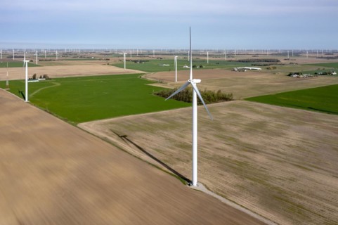 Elkton, Michigan, The Harvest I Wind Project in the Thumb of Michigan. When Harvest I began operation in 2008, it was Michigans first commercial-scale wind project. Now wind turbines in the region are...