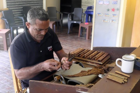 Making a cigar in the Centro Historico, Old Town of Puerto Plata, Dominican Republic, Caribbean, Central America