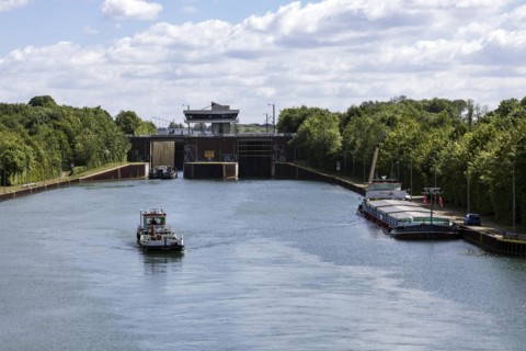Herne-Ost double chamber lock on the Rhine-Herne Canal, Herne, North Rhine-Westphalia, North Rhine-Westphalia, Germany, Europe