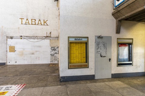 Dreariness in the main station due to the Stuttgart 21 construction project, S21. The heritage-protected Bonatz building is being completely renovated for 250 million euros, all service facilities for...