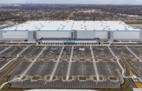 Detroit, Michigan USA, 7 January 2023, A newly-built $400 million Amazon fulfillment center, the largest in Michigan, remains idle as Amazon announced plans to lay off 18, 000 workers as the national ...