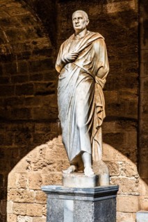 Inner courtyard surrounded by arcades with statues from Hellenistic and Roman times, Grand Masters Palace built in the 14th century by the Johnnite Order, fortress and palace for the Grand Master, UNE...