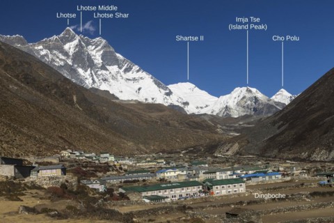 Dingboche settlement, located in the Imja Khola Valley, at the foot of the eight-thousander Lhotse, with its huge mountaineering challenge, the Lhotse South Face. Other peaks belonging to the main Him...