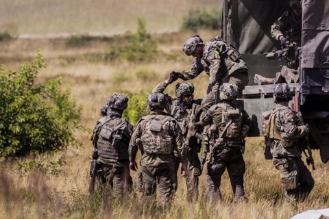 Soldiers of the Jaegerbataillo taken during a rescue of casualties in the context of a simulated combat situation at the Bundeswehr Combat Training Centre in Letzlingen, The soldiers wear AGDUS equipm...