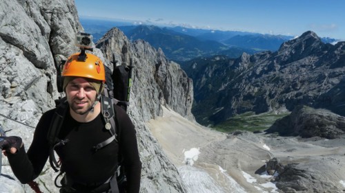 Passage via ferrata with a large exposure and an amazing view of the mountain range and the glacier. Zugspitze massif