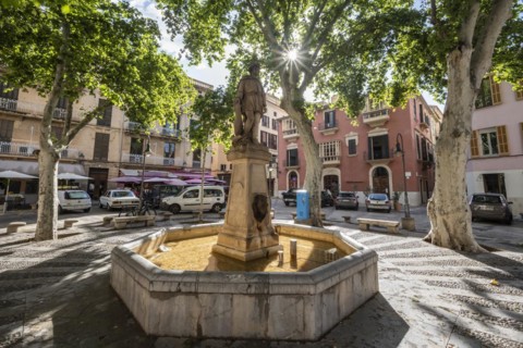 Statue of Jaume Ferrer