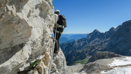 Passage via ferrata with a large exposure and an amazing view of the mountain range and the glacier. Zugspitze massif