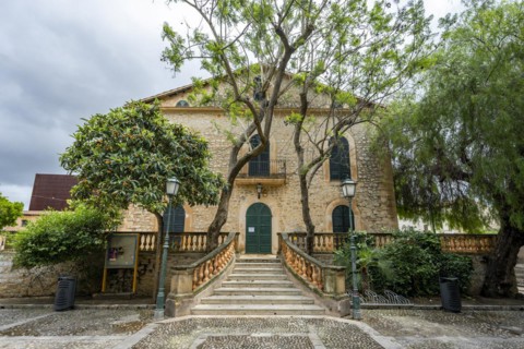Biblioteca Municipal Na Batlessa