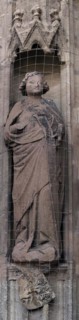 Sculpture of Mary at the portal of the Fountain of Virtue