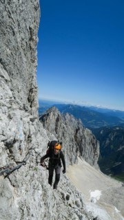 Passage via ferrata with a large exposure and an amazing view of the mountain range and the glacier. Zugspitze massif