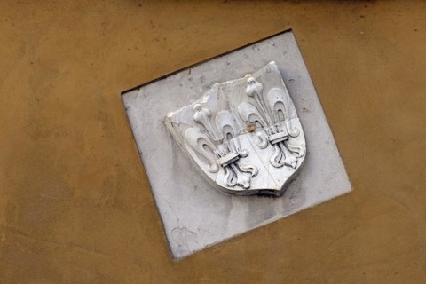 Coat of arms on a house wall of the Jakob Fugger settlement
