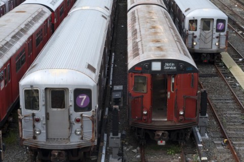 Alte Gleise und Waggons der U-Bahn in Flushing Meadow