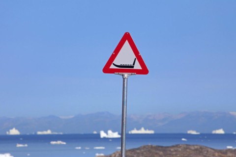 Warning sign for sledge dogs