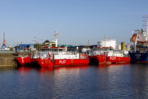 Pilot tenders Groden and Duhnen at the Hansakai in the New Fishing Harbour