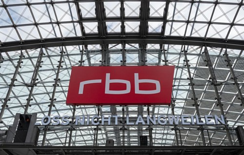 Rbb Reklame am Berliner central railway station