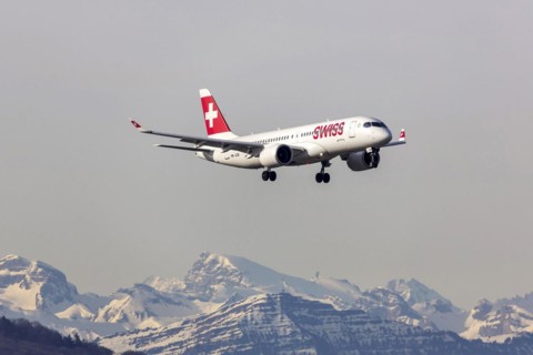 Aircraft approaching ZRH airport