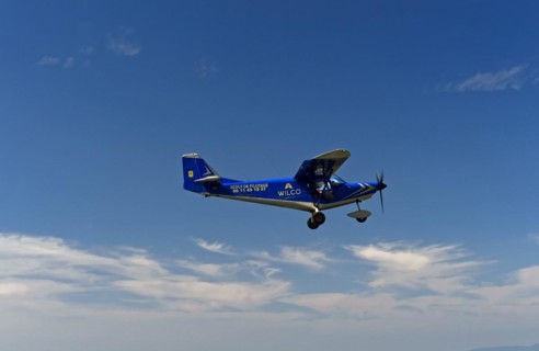 Microlight aircraft Savannah S of the WILCO Flying Club in the air