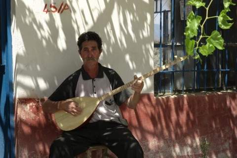Turkish musician with saz