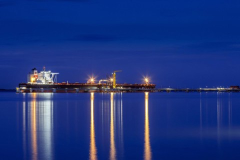 Crude oil tanker Landbridge Prosperity at the discharge bridge of the NWO in the Jade Bay