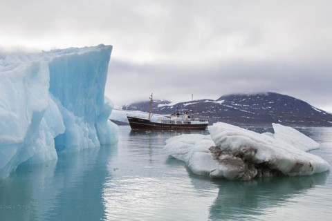 Arctic expedition ship MS Cape Race visiting Monacobreen