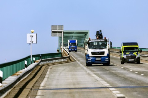 Traffic on the Brunsbuettel high bridge