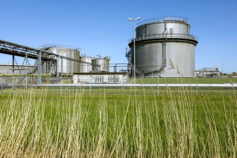 Brunsbuettel tank farm of the Heide refinery