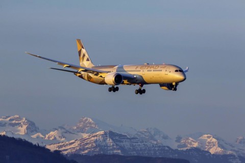 Aircraft on approach to ZRH airport