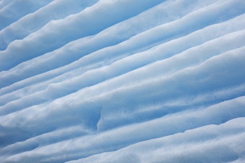 Ice structure of melting iceberg in the Arctic Ocean
