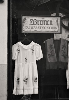 Shop window decoration of a junk shop