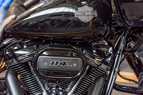 Engine block and tank of a Harley-Davidson FLTRXS Road Glide Special
