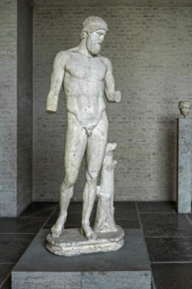 Statue of a god or heros