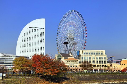 Ferris Wheel Cosmo Clock 21 and Yokohama Grand Intercontinental Hotel Minato Mirai 21 Yokohama city Kanagawa Japan Asia