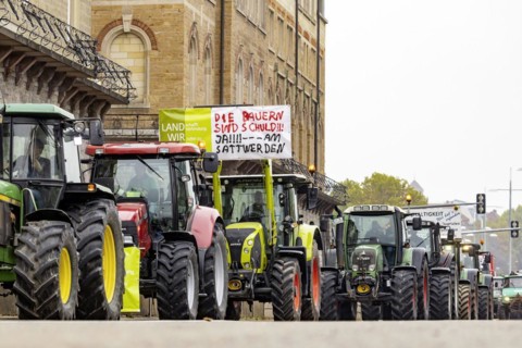 Farmers demonstrate against the agricultural policy of the federal government and the EU as well as against bad prices