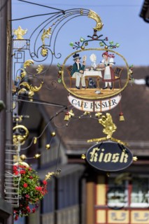 Nose shield in Biedermeier style