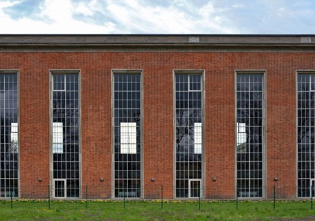 Partial view of the swimming hall built during the National Socialist era in Finckensteinallee