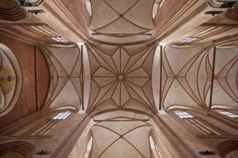 View of the star vault above the crossing in the Georgenkirche