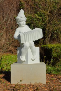 Sculpture Heinerle with accordion by Michael Huber 2021
