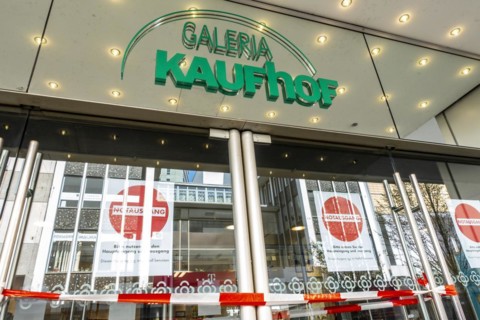 Closed entrance doors of a Galeria Kaufhof shop that is about to close