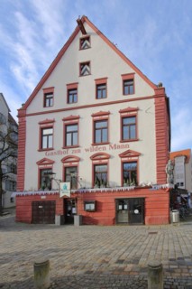 Building and inn Zum wilden Mann