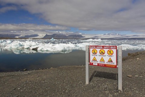 Warning sign at Joekulsarlon