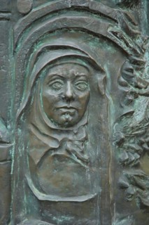 Relief on the Edith Stein Stele