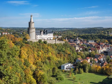View of Weida with the Osterburg in autumn