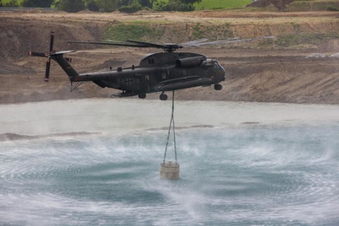 Bundeswehr helicopter with fire extinguishing tank 5000 litres