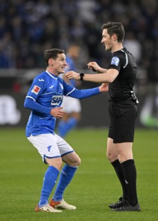 Referee Dr Matthias Joellenbeck in conversation Discussion with Sebastian Rudy TSG 1899 Hoffenheim