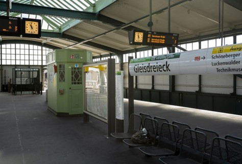 Above-ground underground station Gleisdreieck
