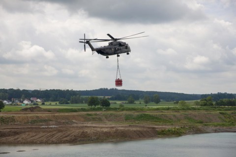Bundeswehr helicopter with fire extinguishing tank 5000 litres
