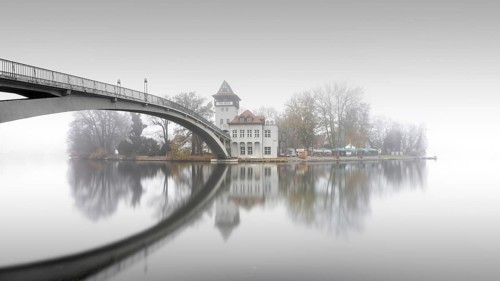 Autumn atmosphere at the Abbey Bridge and Island of Youth in Treptower Park